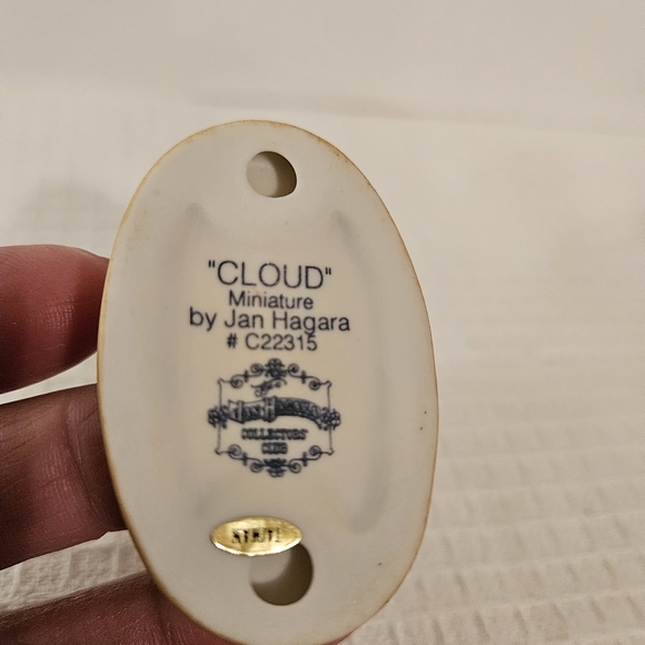 Cloud Miniature 2 1/2" tall 1991 Collectors Club ExclusivePorcelain figurine - Picture 7 of 7